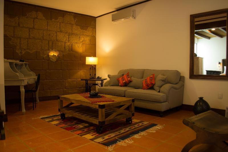 Casa De Adobe Gallery & Luxury Boutique Oaxaca الغرفة الصورة